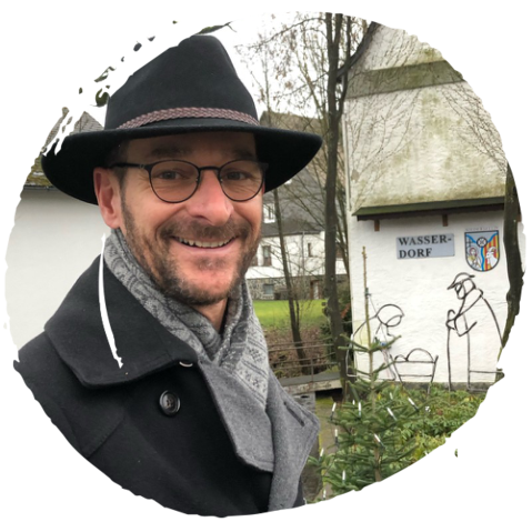 Joop Stas is de directeur van de Utrechtse Basisschool Joannes XXII in de wijk Overvecht.